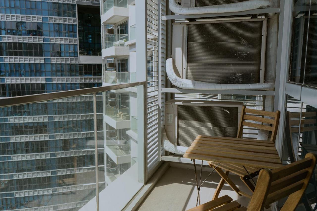 Uptown Parksuites Apartments Tower 2 Bgc By Ph Staycation Manila Exterior photo