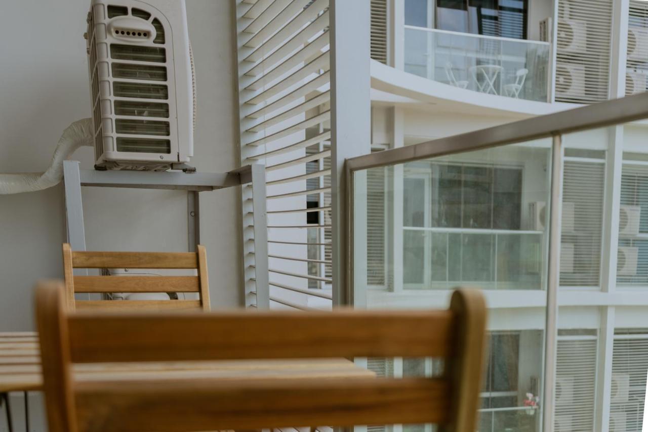 Uptown Parksuites Apartments Tower 2 Bgc By Ph Staycation Manila Exterior photo