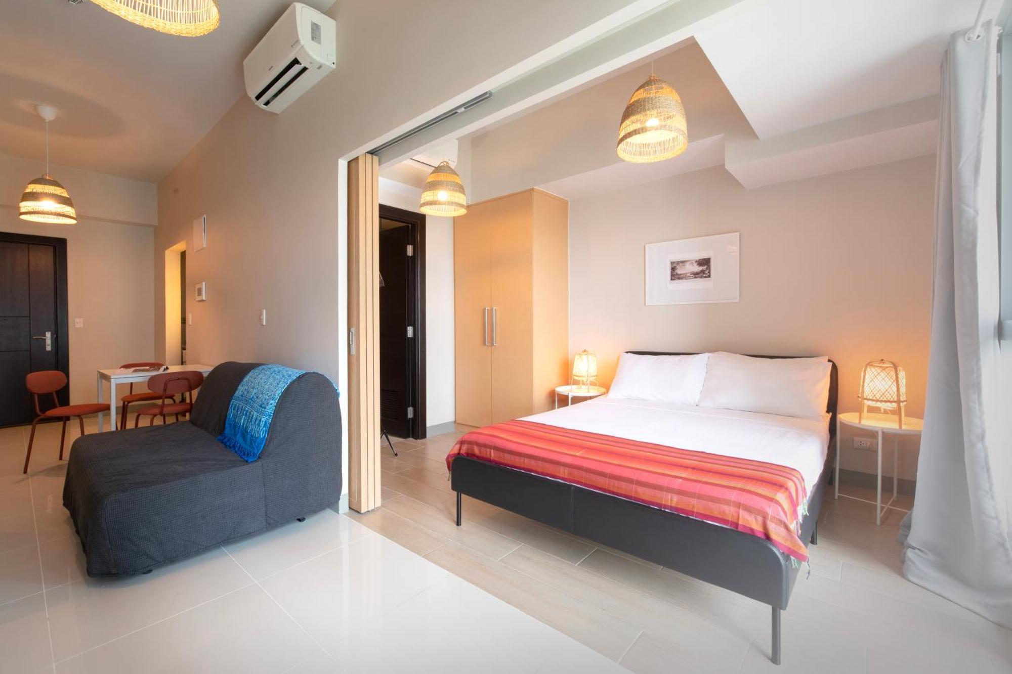 Uptown Parksuites Apartments Tower 2 Bgc By Ph Staycation Manila Exterior photo
